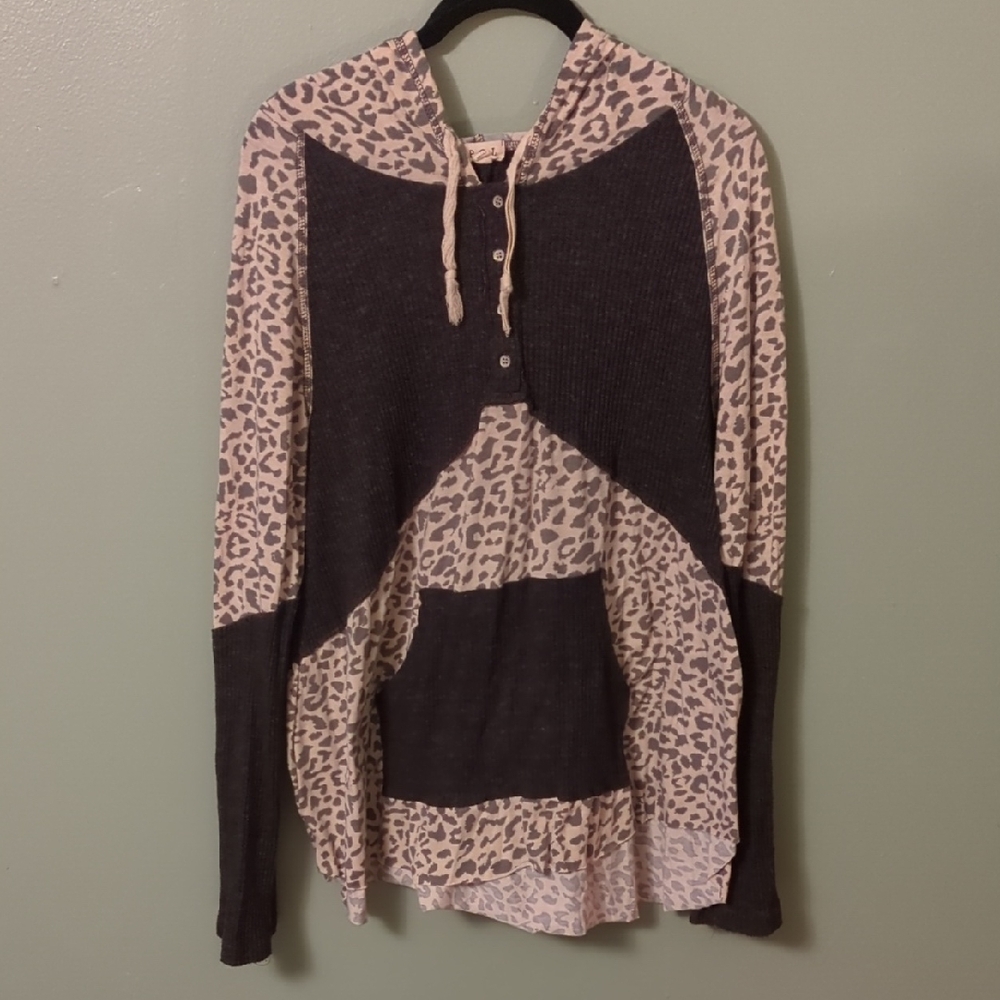 POL Cream and Gray Long Sleeve Top
